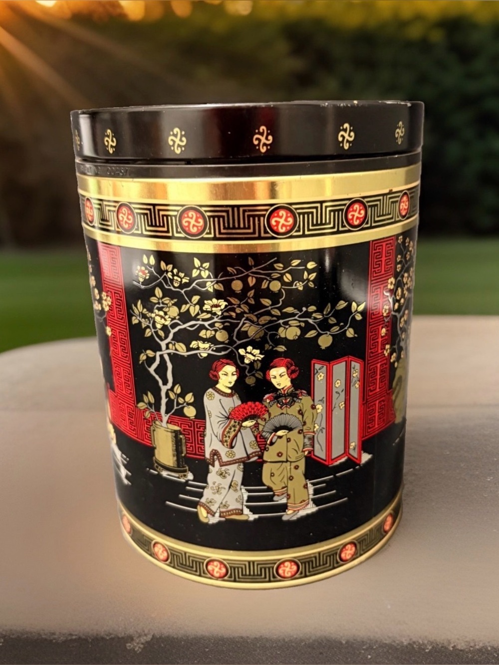 Vtg Chinoiserie Metal Tin Canister Black Red Gold Crane Asian Art Decor 6in